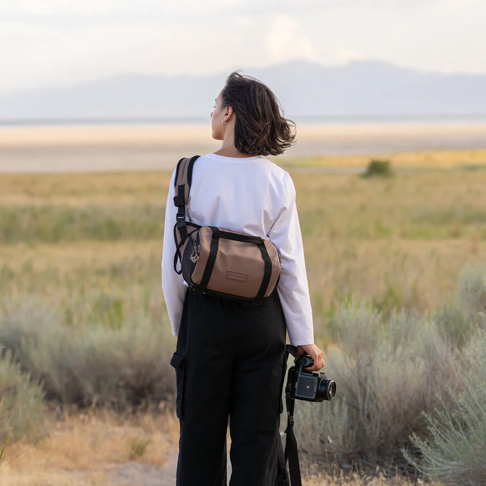 WANDRD ROGUE V2 6L CAMERA SLING BAG ATACAMA CLAY - SLG6-AC-2