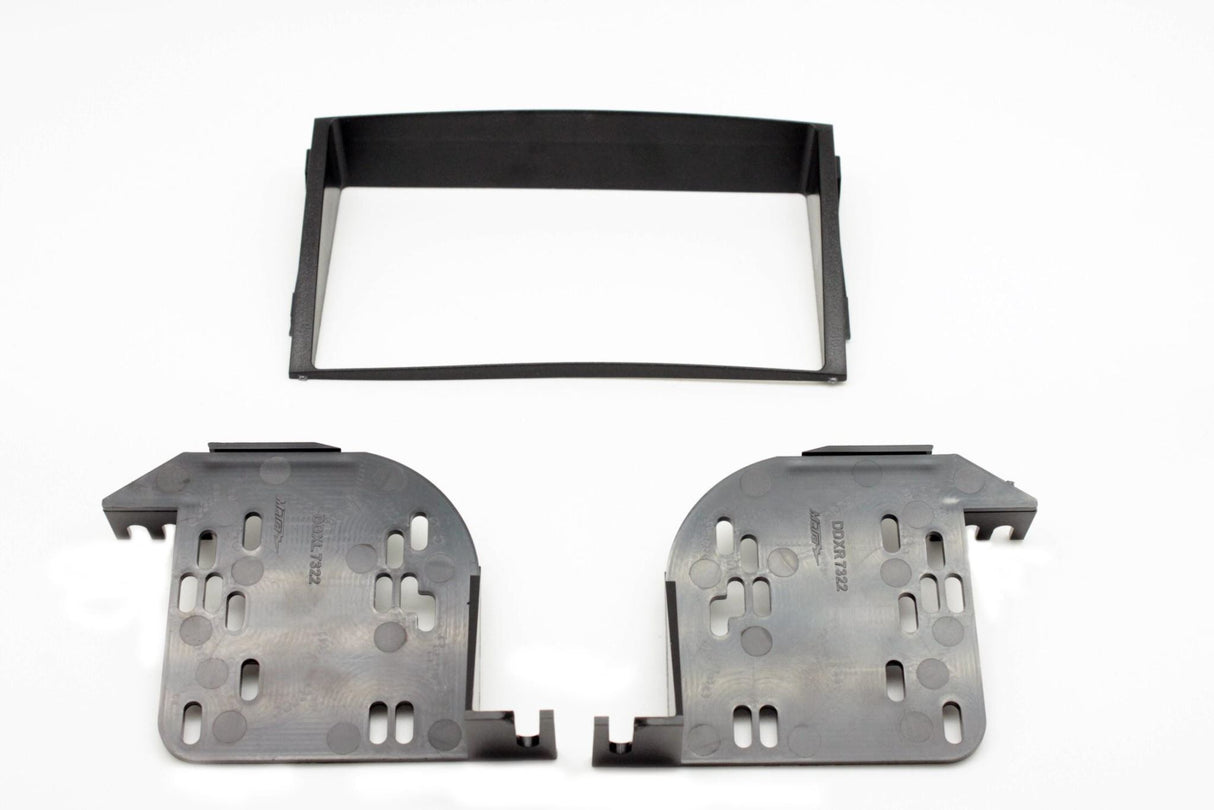 FITTING KIT HYUNDAI GRANDEUR 2006 - 2011 DOUBLE DIN (DARK GREY) - CT23HY06