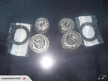 Ford_bearing_pair_Q8JZSSSSX1PL.jpg