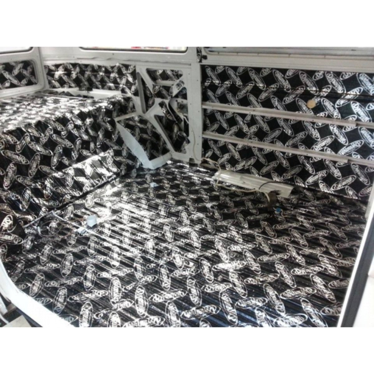 DYNAMAT XTREME SOUND DEADENING MEGA PACK (609MM x 1219MM x 1.72MM) 9 SHE - 10465