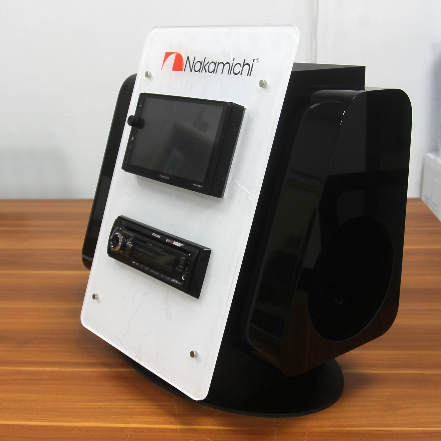 NAKAMICHI CAR AUDIO ACTIVE DISPLAY STAND - NAKASTAND